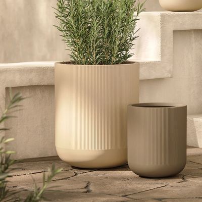 kaufen 5-Sterne-Hotel Hochwertige längliche Außengärten Terrasse Blumenkrüge & Pflanzer online manufacture
