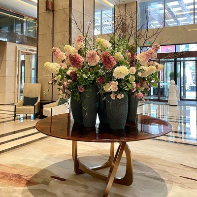 Premium Vase Ornament Hotel Blumenarrangement Dekorative Blumen Topf und Tisch