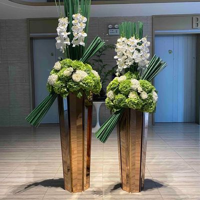 Goldene Edelstahl Außenrahmen Planter Pflanzenflasche Für Hotel